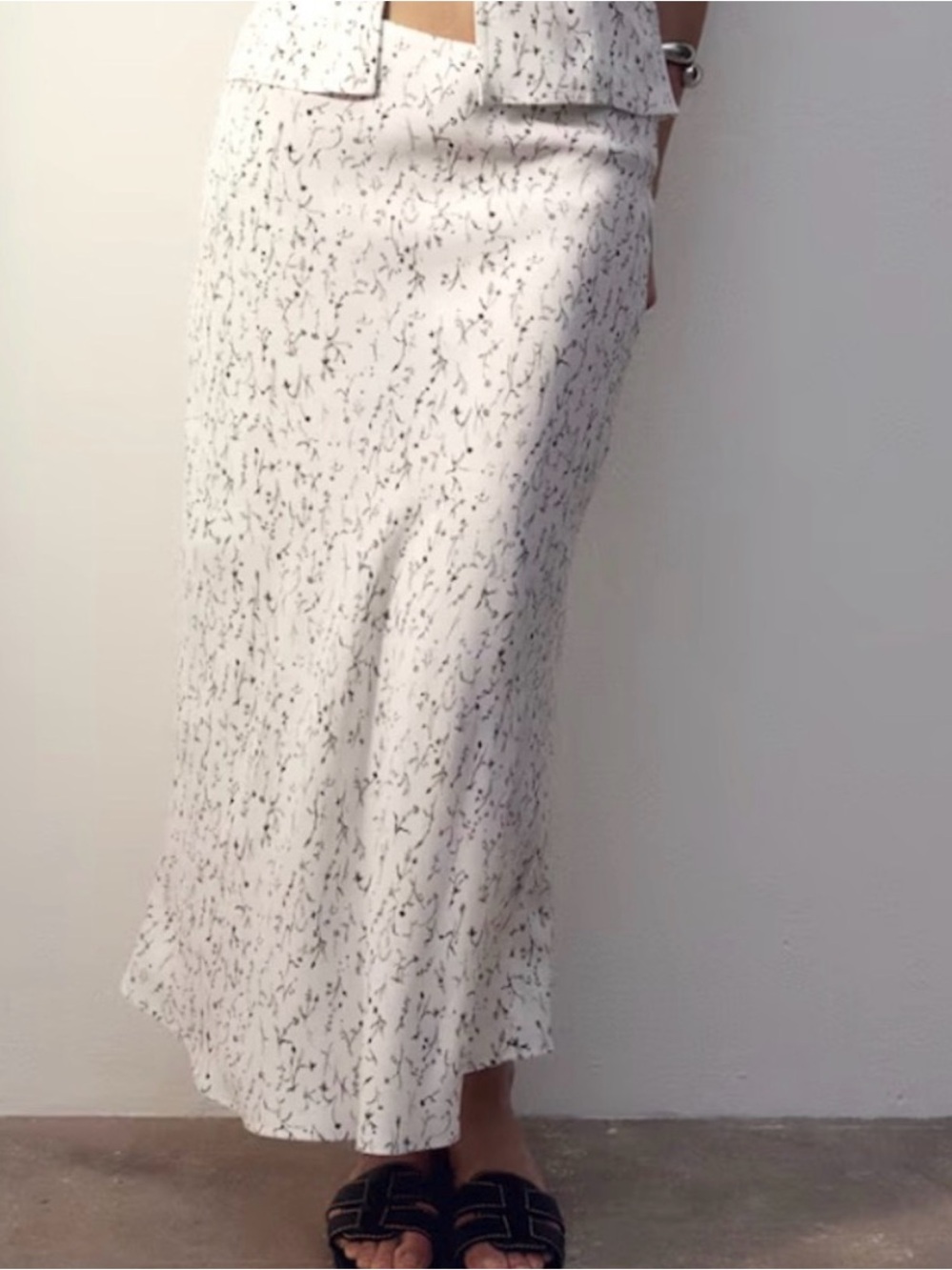 H&M White Maxi Skirt with Black Micro Floral Print